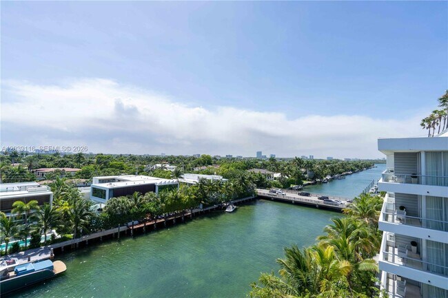 Foto del edificio - 9500 W Bay Harbor Dr