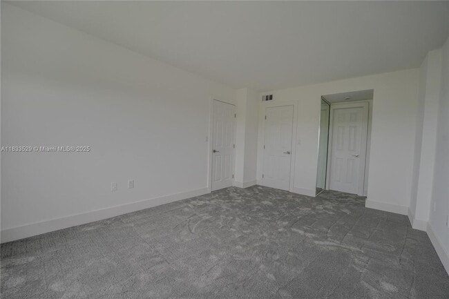 Foto del edificio - 15600 NW 7th Ave