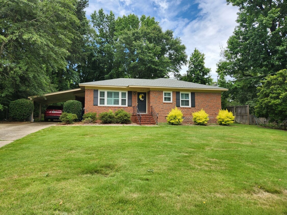 Foto principal - 2 Bedroom 1 Bath Home in North Columbus - ...