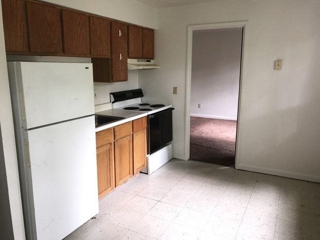Interior Photo - 2618 Harrison Ave