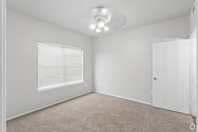 1BR, 1BA - 690SF - Bedroom - The Ranch at Frisco Apartments