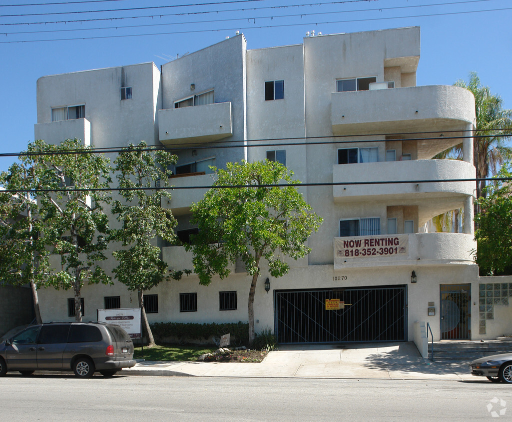 Building Photo - Tujunga Villas Apartments