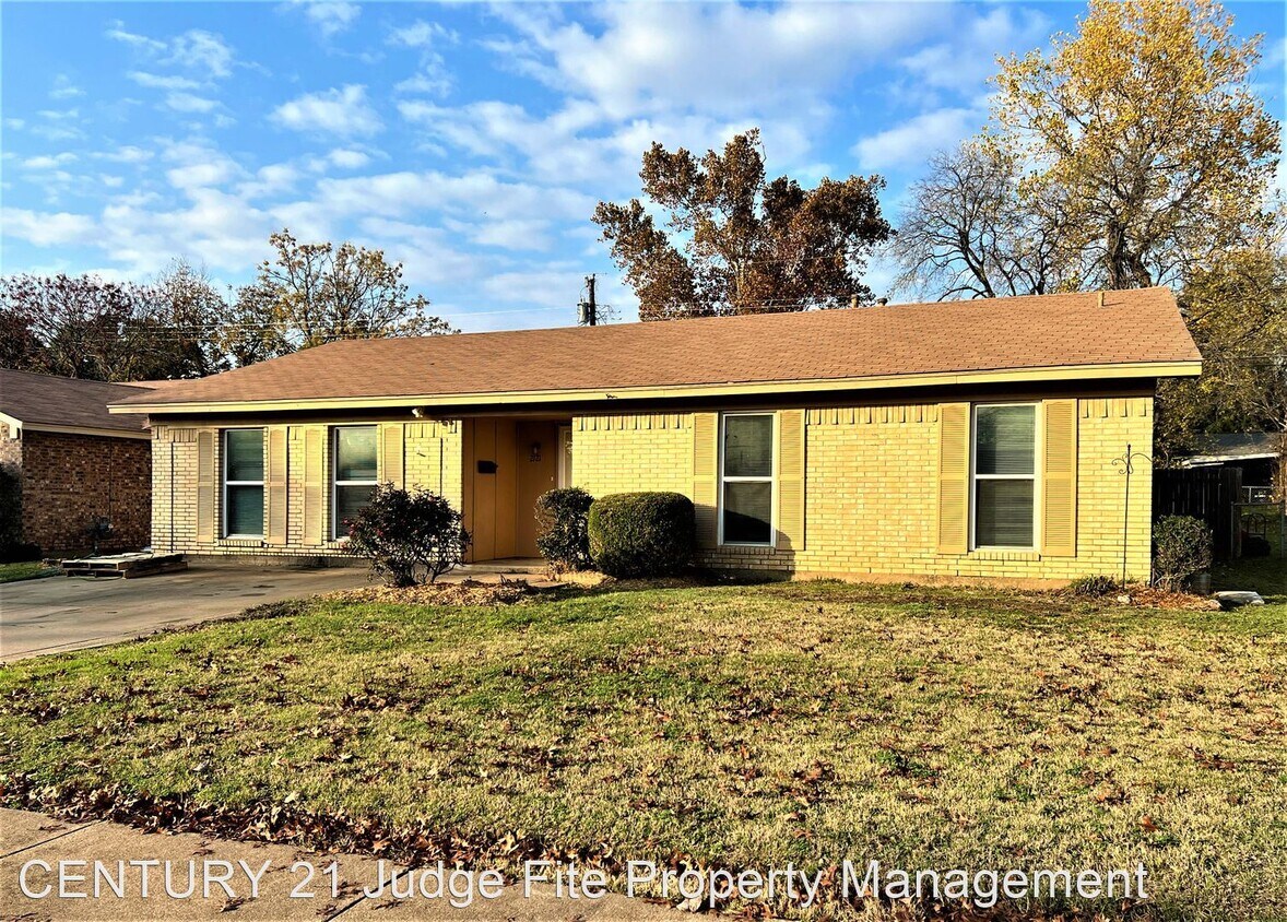 Primary Photo - 3 br, 2 bath House - 2121 Spanish Trail