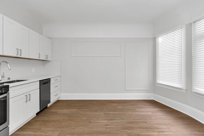 Interior Photo - 3150 Franklin