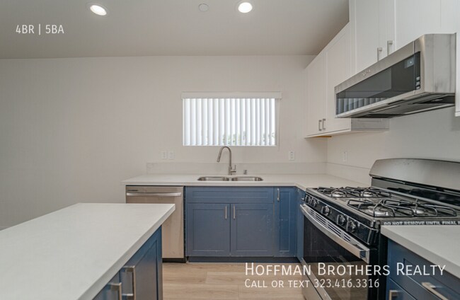 Building Photo - 204 E 29th St