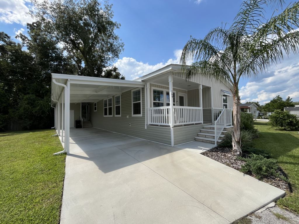 Primary Photo - 169 Hibiscus Dr