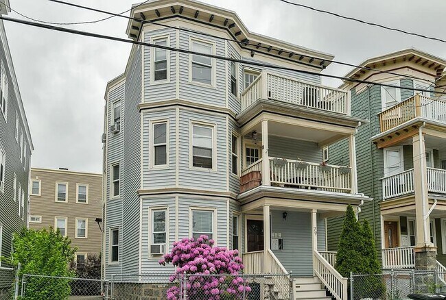 Building Photo - 79 Sumner St