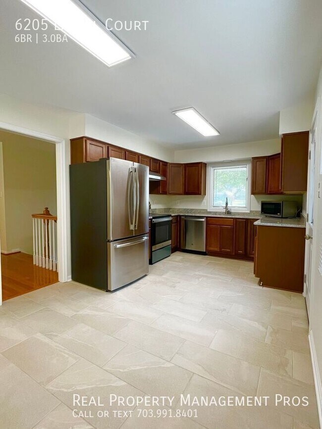 Foto del edificio - 6205 Lavell Ct