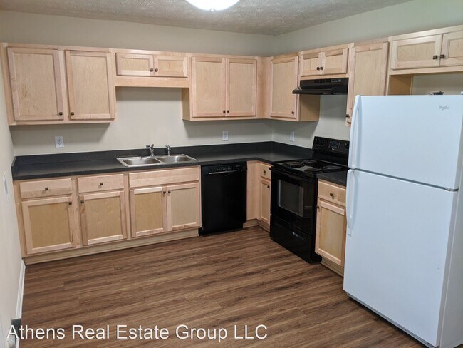 Building Photo - 2 br, 1 bath House - 661 Maplewood Lane