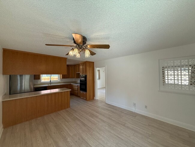 Building Photo - 3B/2BA Home in Rancho Peñasquitos Availabl...