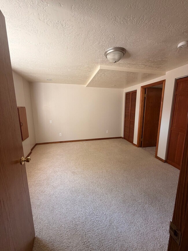 Foto del edificio - 486 Clover View Dr