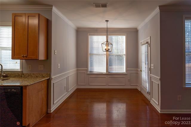 Foto del edificio - 3137 Maywood Dr