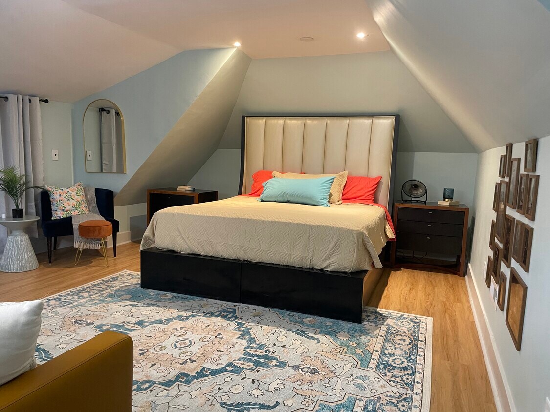 Foto principal - 107 Hendricks Pl