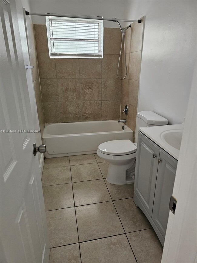 Foto del edificio - 16851 NE 21st Ave