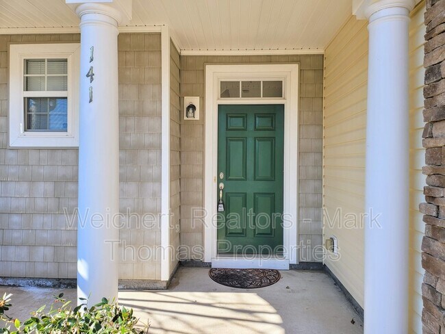 Building Photo - 141 Sleeper Car Ln