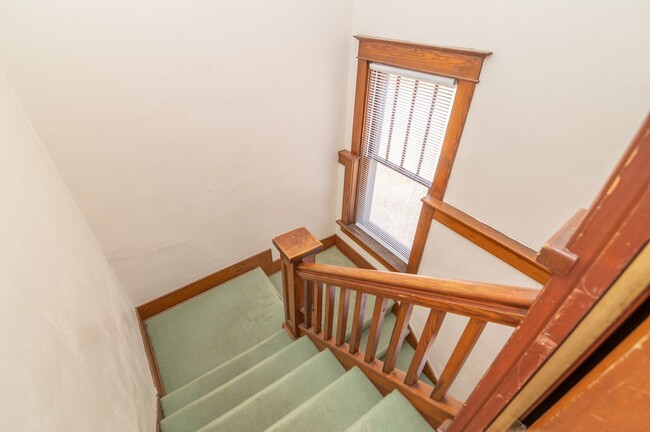 Building Photo - 306 Brooks St