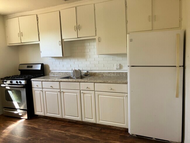 Foto del edificio - 3471 Stauss Ave