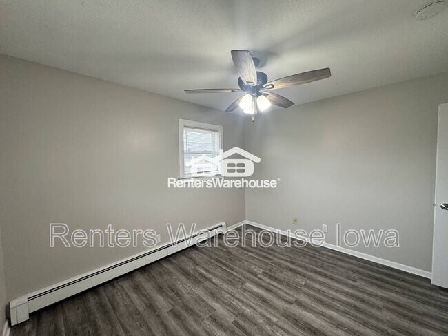 Foto del edificio - 114 NW College Ave