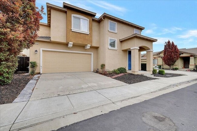 Building Photo - 566 Del Mar Cir