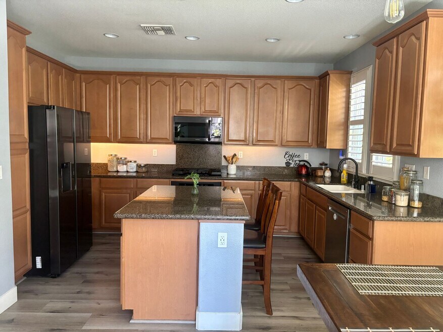 Cute As A Bug 3/2 Natomas Home!  (Please see attached info for viewings!