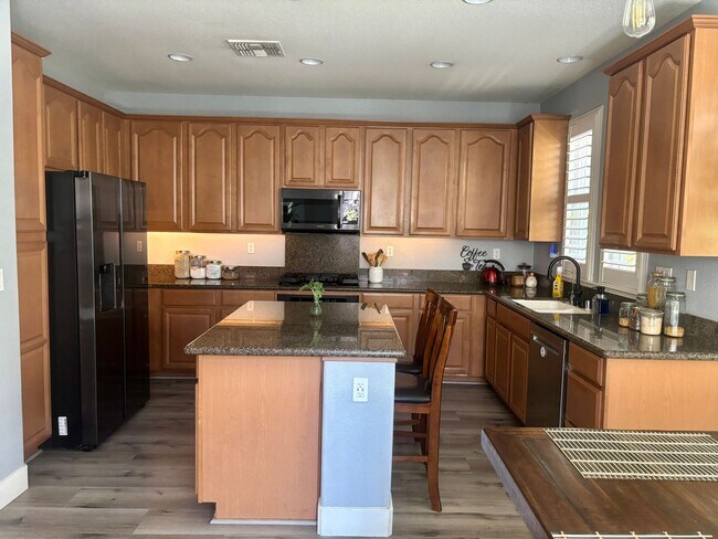 Building Photo - Cute As A Bug 3/2 Natomas Home!  (Please see attached info for viewings!