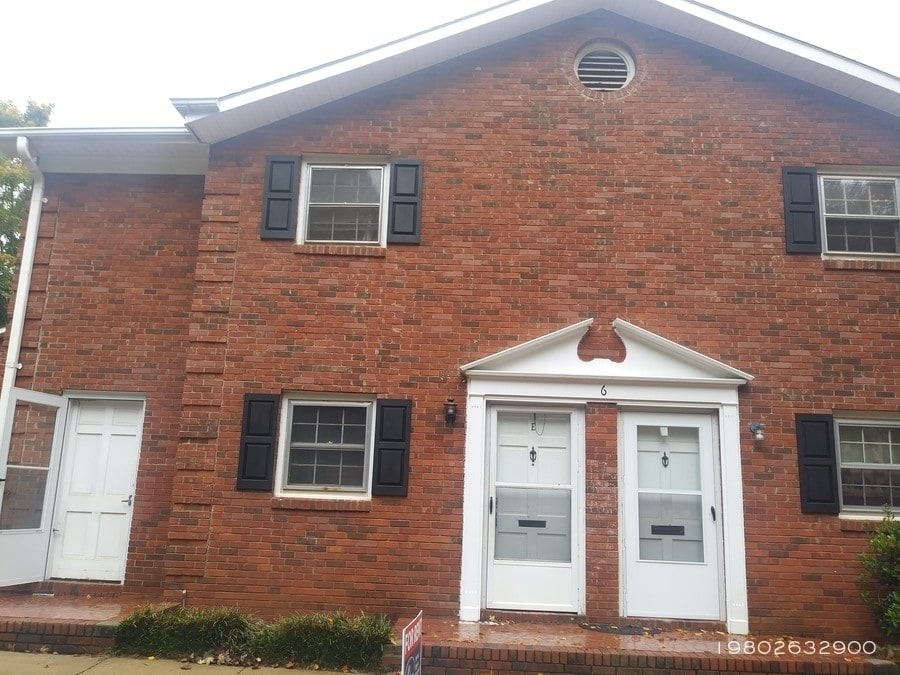 6 Springdale St Unit E, York, SC 29745 Room for Rent in York, SC