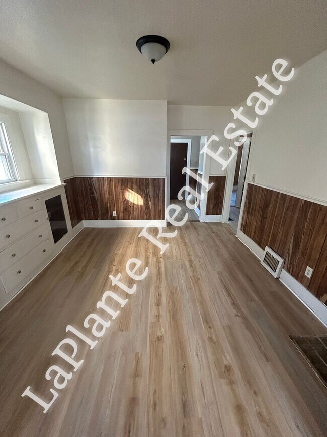 Foto del edificio - 1738 Milburn Ave