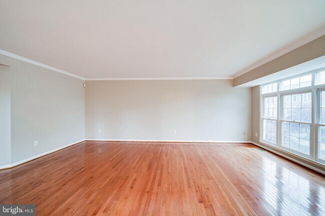 Building Photo - 6262 Harbin Dr