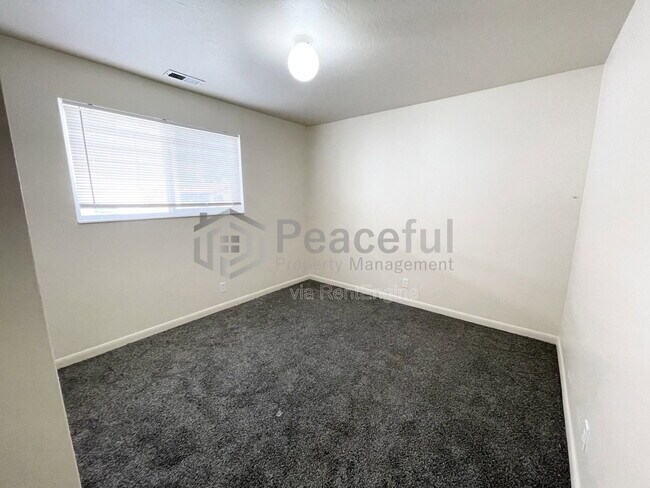 Foto del edificio - 4693 S Arlington Park Dr