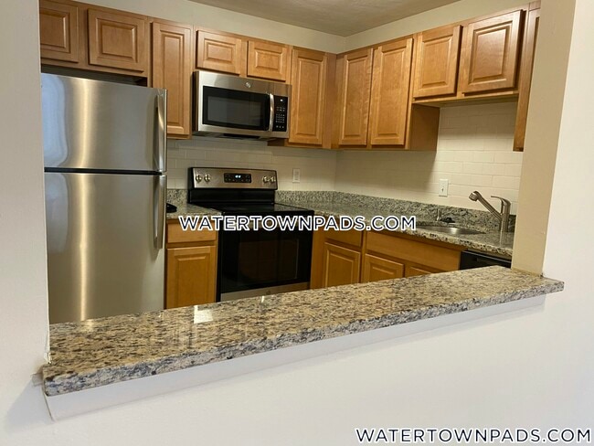 Building Photo - 245 Main St