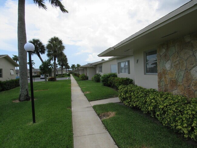 Building Photo - 2679 Emory Dr E
