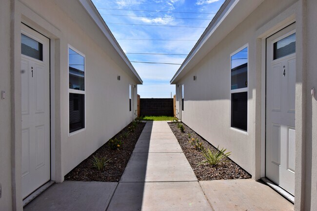 Foto del edificio - 2922 W Kenwood St