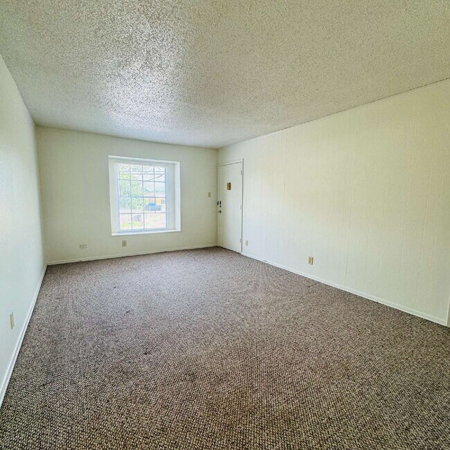 Foto del edificio - Inviting Townhome at Maison Helena Townhomes in Nederland, TX