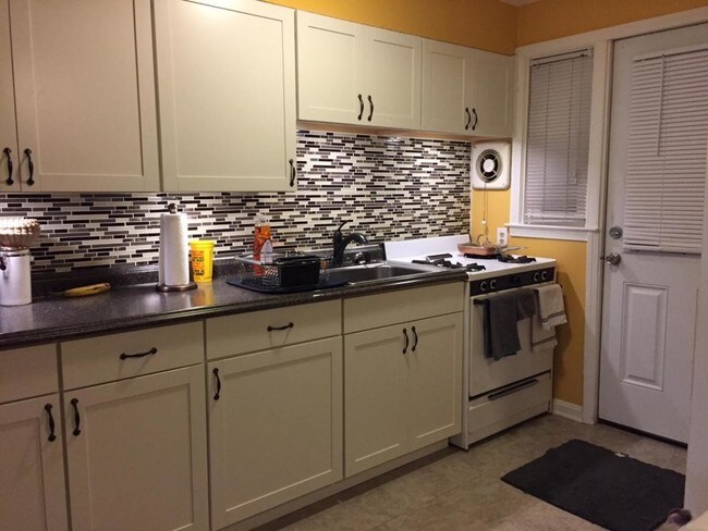 Foto del edificio - 7815 Saint Fabian Ln