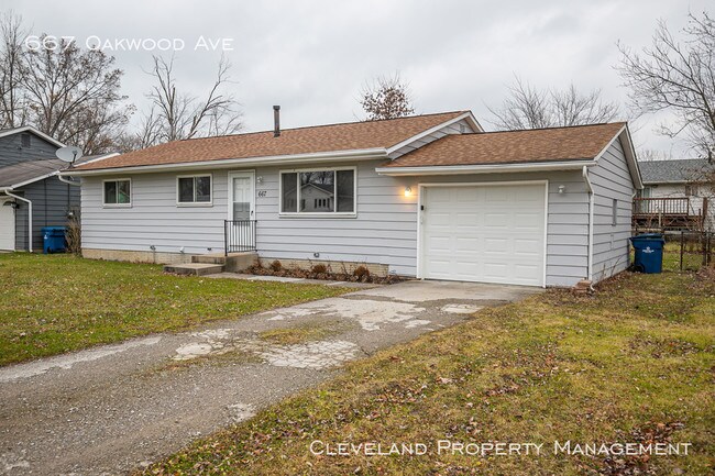 Building Photo - Fully Renovated Sheffield Lake Ranch