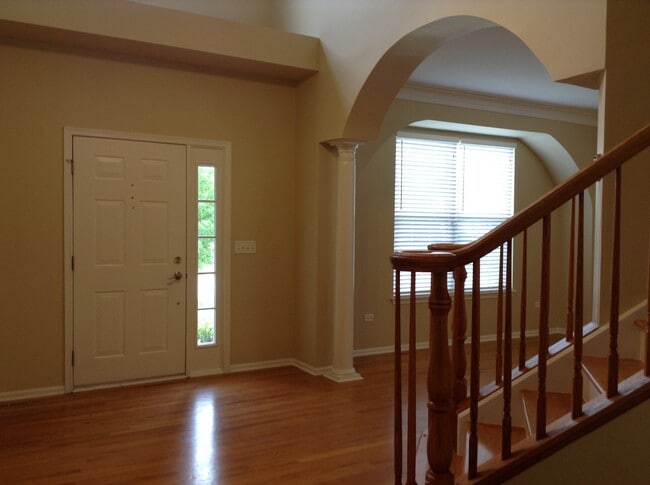 Building Photo - 3801 Cherry Tree Ln