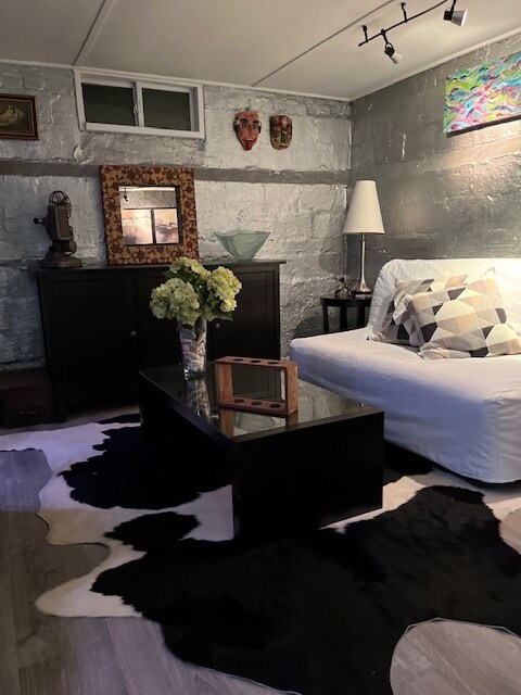 Foto principal - 4823 Earlston Dr