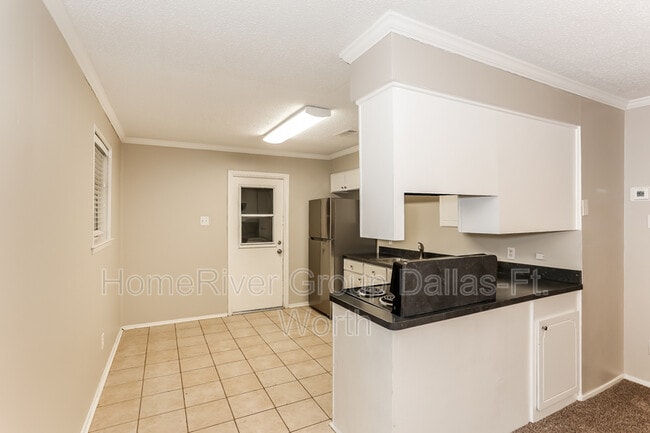Building Photo - 212 Stefanie St