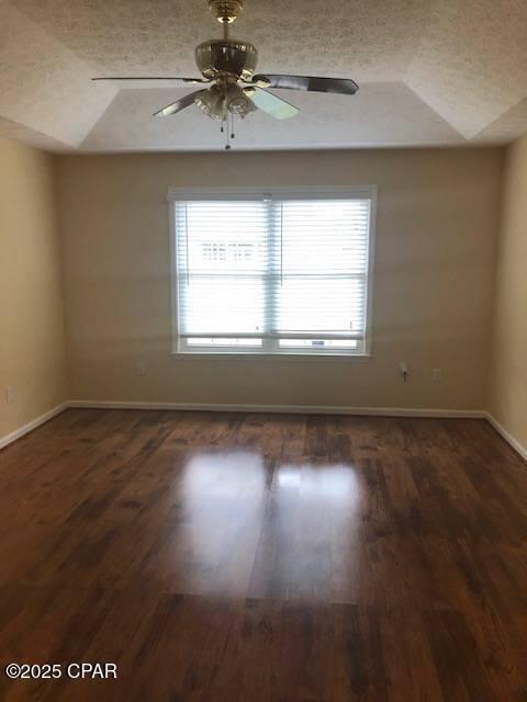 Foto del edificio - 5209 Hickory St