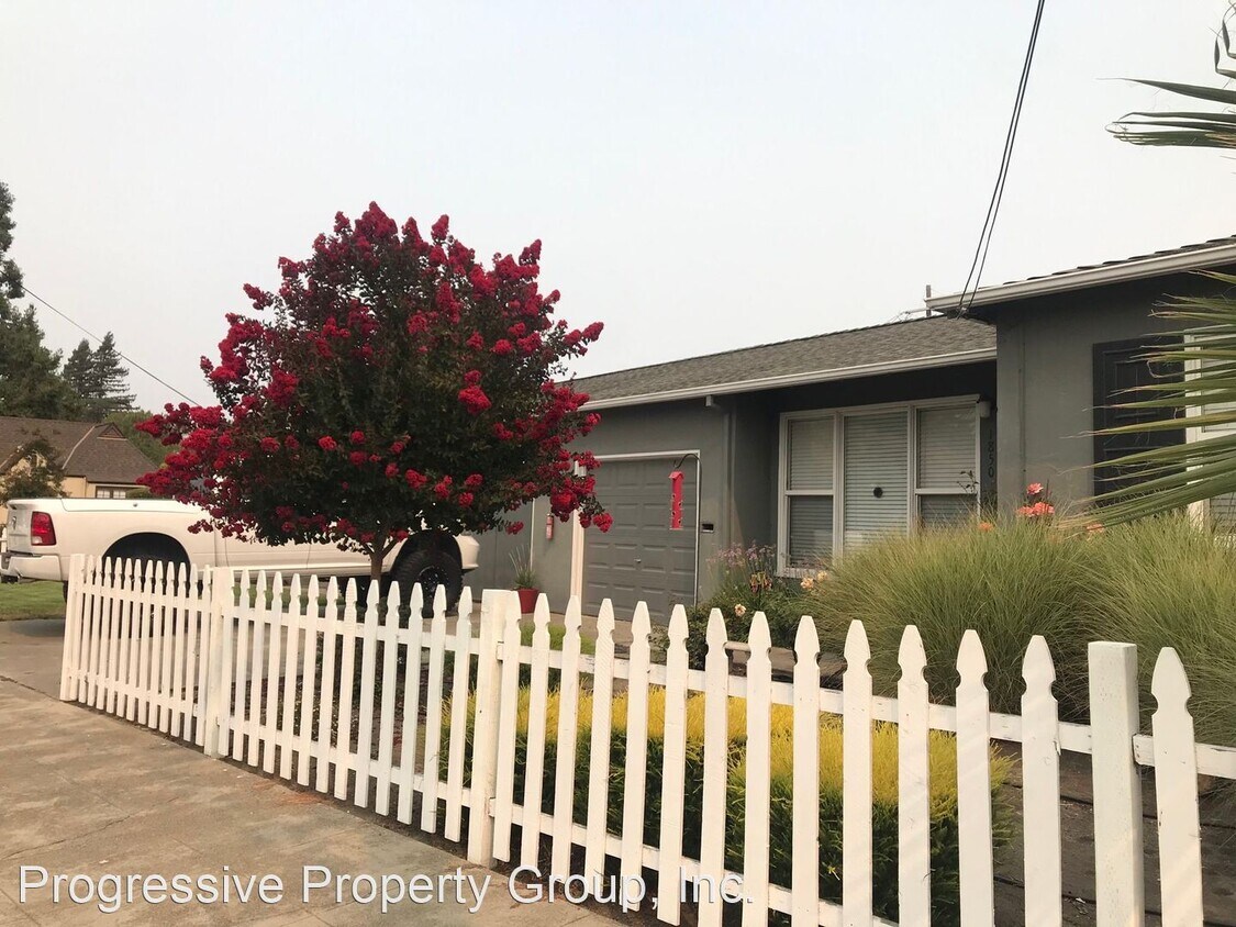 Foto principal - 2 br, 1 bath House - 1850 Laurel St.