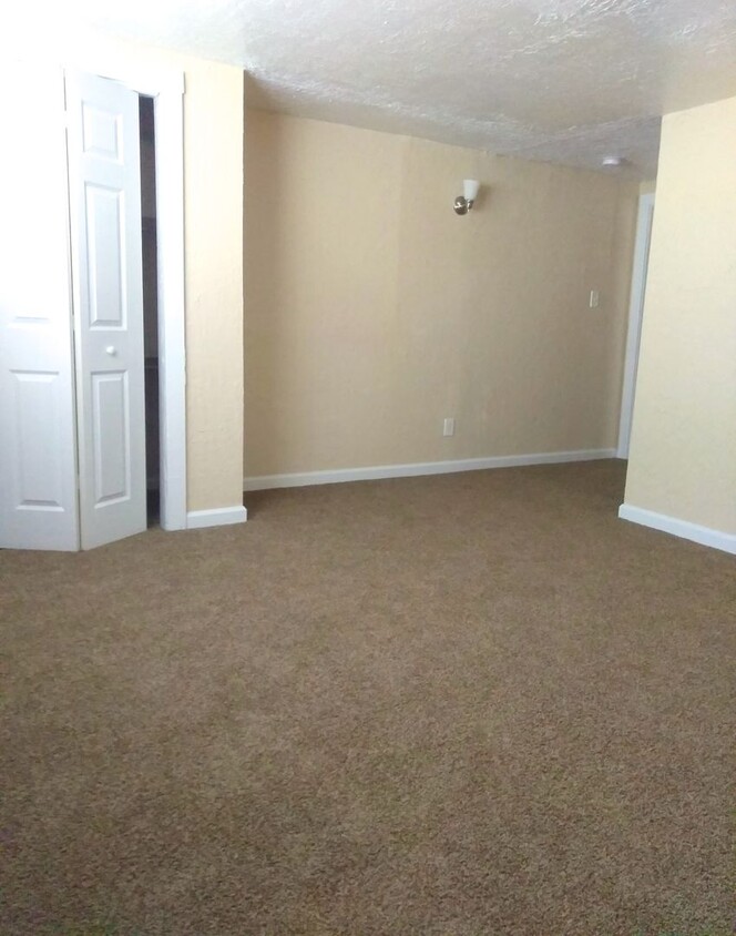 Primary Photo - 3 BR 2 BA down stairs apartment available now