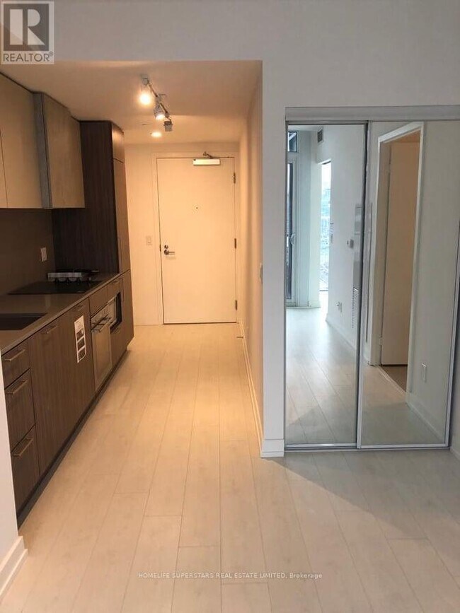 Building Photo - 19 Western Battery Rd