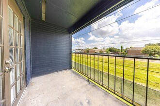 Building Photo - 13480 S Thorntree Dr