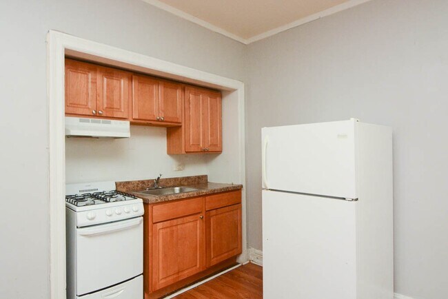 Foto del edificio - 3335 W Diversey Ave