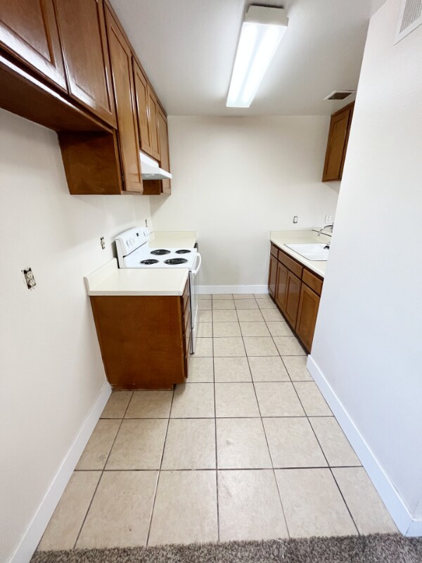 Foto del edificio - 360 N San Antonio Ave