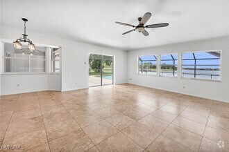 Building Photo - 1094 Grove Dr