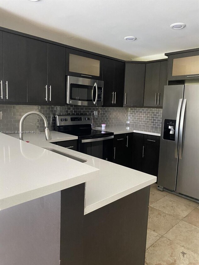 Building Photo - 7900 Camino Cir