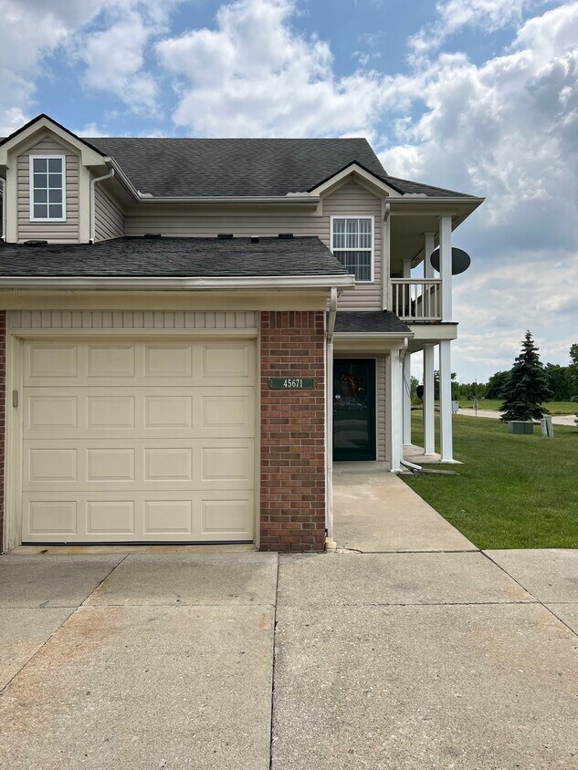 45671 Gable Dr Unit 45671, MI 48044 Condo for Rent in