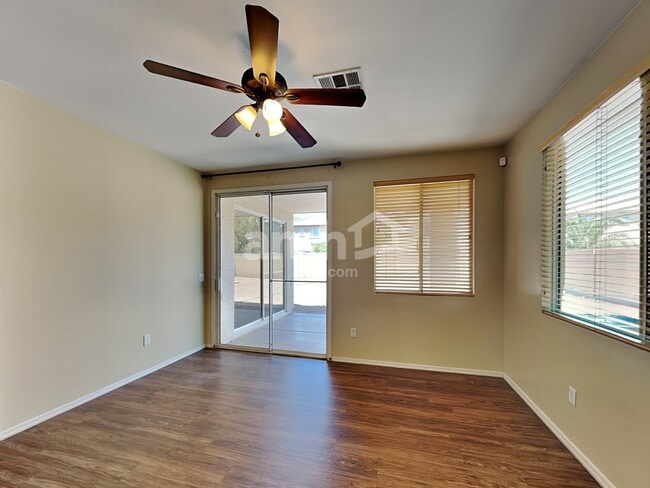 Foto del edificio - 1805 S 119th Dr