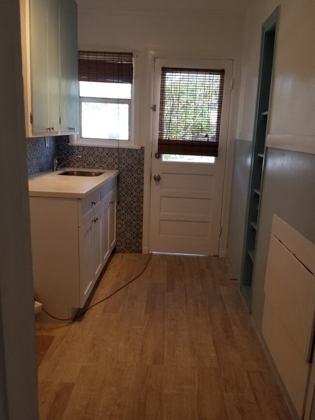 Building Photo - 110 S K St